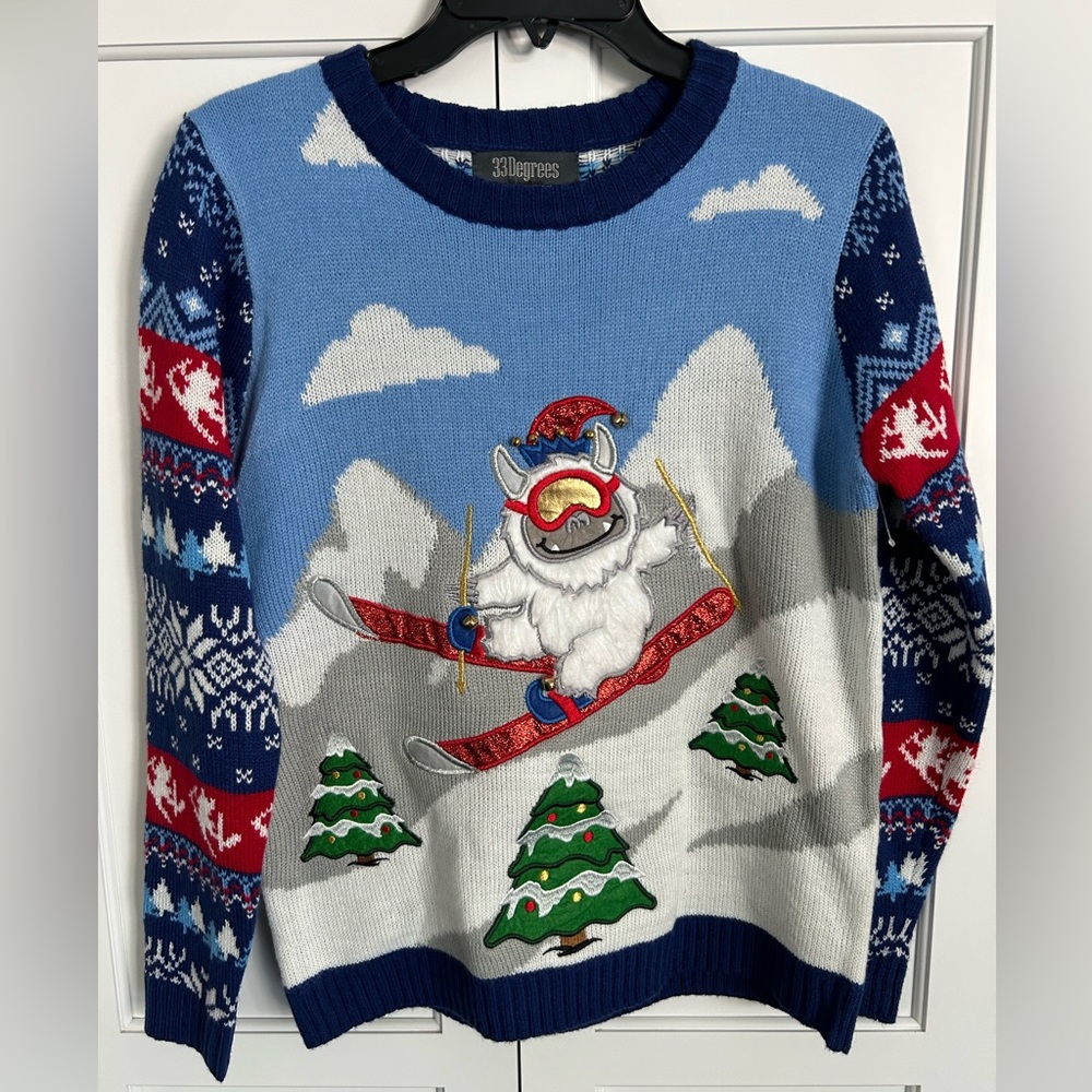 33 Degrees NEW X Mass Sweater